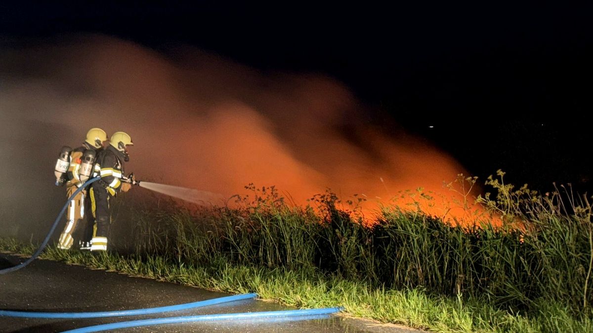 Bootje brandt uit in Opeinde; geen gewonden