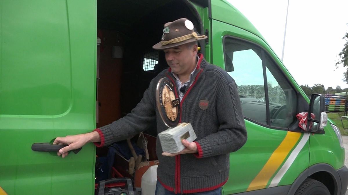Willem Vossebeld uit Steenwijksmoer wint WK Tractorrijden met oldtimers