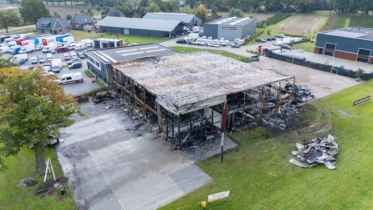 'Brand, grote brand!' Ondernemers in Wesepe zagen meubelzaak in vlammen opgaan