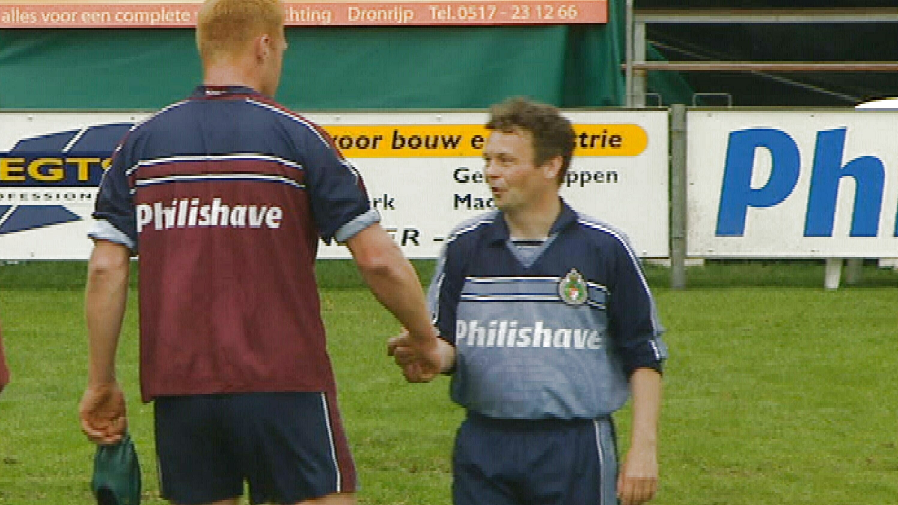 Hoe't Philipsdirekteur Cor Boonstra yn 2001 it keatsen yn Fryslân rêde