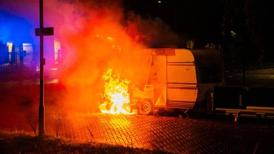 Caravan uitgebrand op parkeerplaats