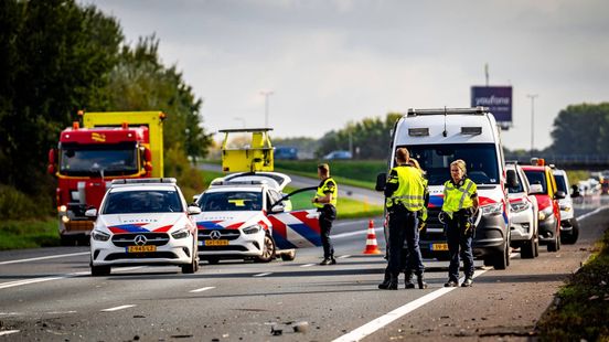 Automobilist overleden bij aanrijding op snelweg. Automobilist overleden bij aanrijding op snelweg.