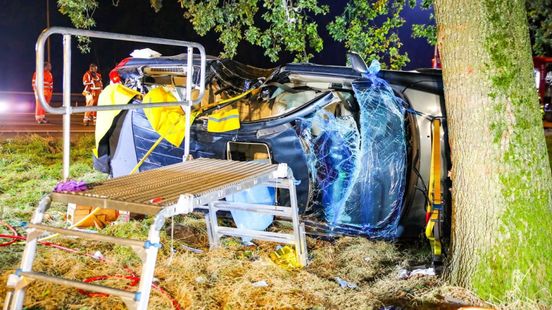 Meerdere gewonden bij ernstig ongeval op A1. Meerdere gewonden bij ernstig ongeval op A1.