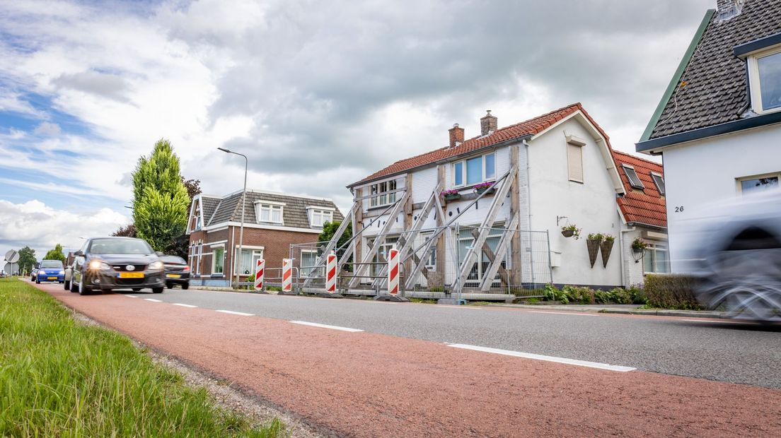 Beschadigde huizen langs Kanaal Almelo - De Haandrik