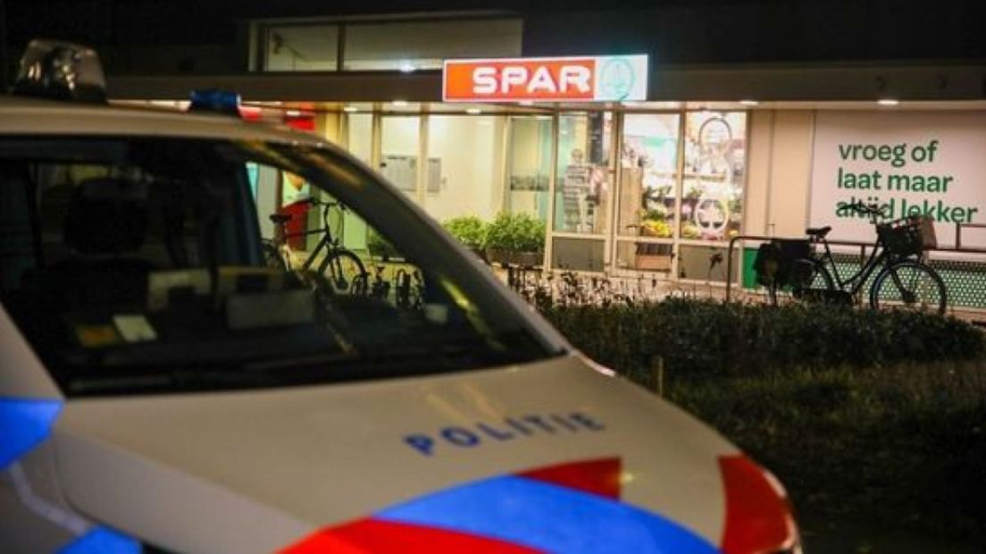 De overvallen Spar-supermarkt in Apeldoorn