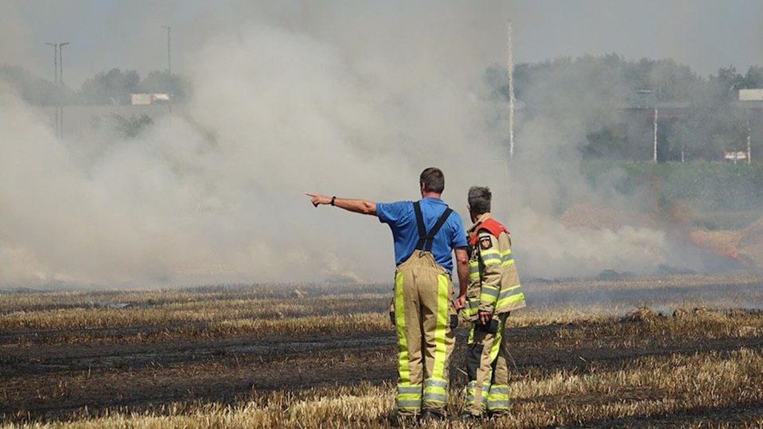 Een graanakker ging in vlammen op in Bruchterveld