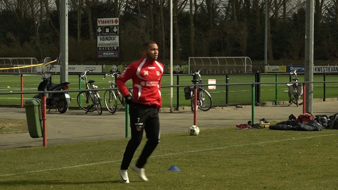 Gregor Breinburg trainde woensdag apart bij NEC. Maar de middenvelder maakt zich geen zorgen voor vrijdag tegen zijn oude club De Graafschap.
