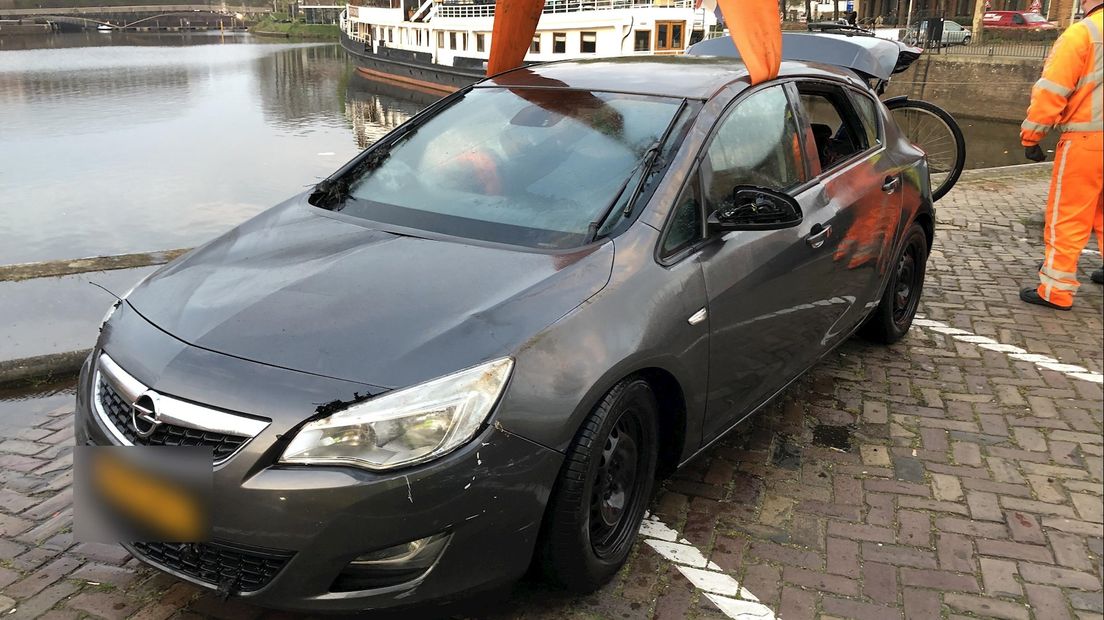 Auto te water in Zwolle
