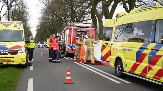Automobilist komt om bij ongeluk bij Schoonoord. Automobilist komt om bij ongeluk bij Schoonoord.