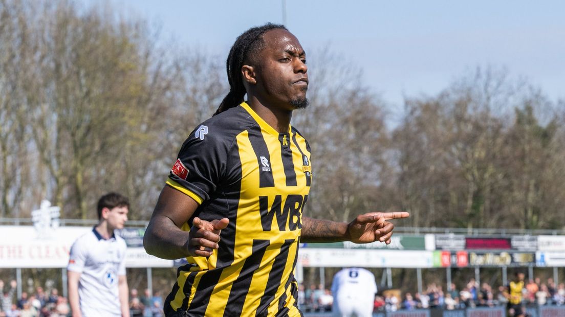 Rijnsburgse Boys-topscorer Furhgill Zeldenrust scoorde dit seizoen al 19 keer