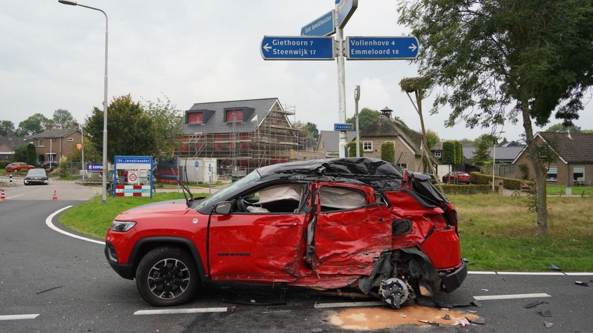 112 Nieuws: N36 - aansluiting A35 Aadorp tijdelijk afgesloten | Twee gewonden bij aanrijding met vra