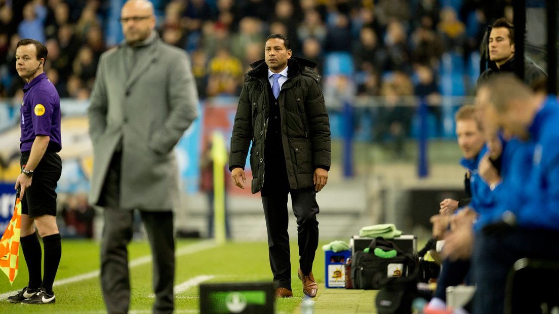 Dit kan komend jaar zomaar vaker het beeld zijn; Fraser langs de lijn in GelreDome.