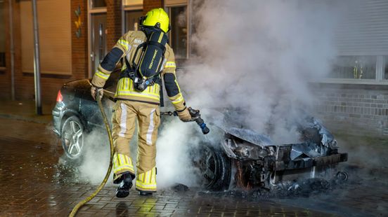 112 Nieuws: Fietser gewond bij aanrijding in Nijverdal | Auto op invalidenparkeerplaats in Deventer uitgebrand. 112 Nieuws: Fietser gewond bij aanrijding in Nijverdal | Auto op invalidenparkeerplaats in Deventer uitgebrand.