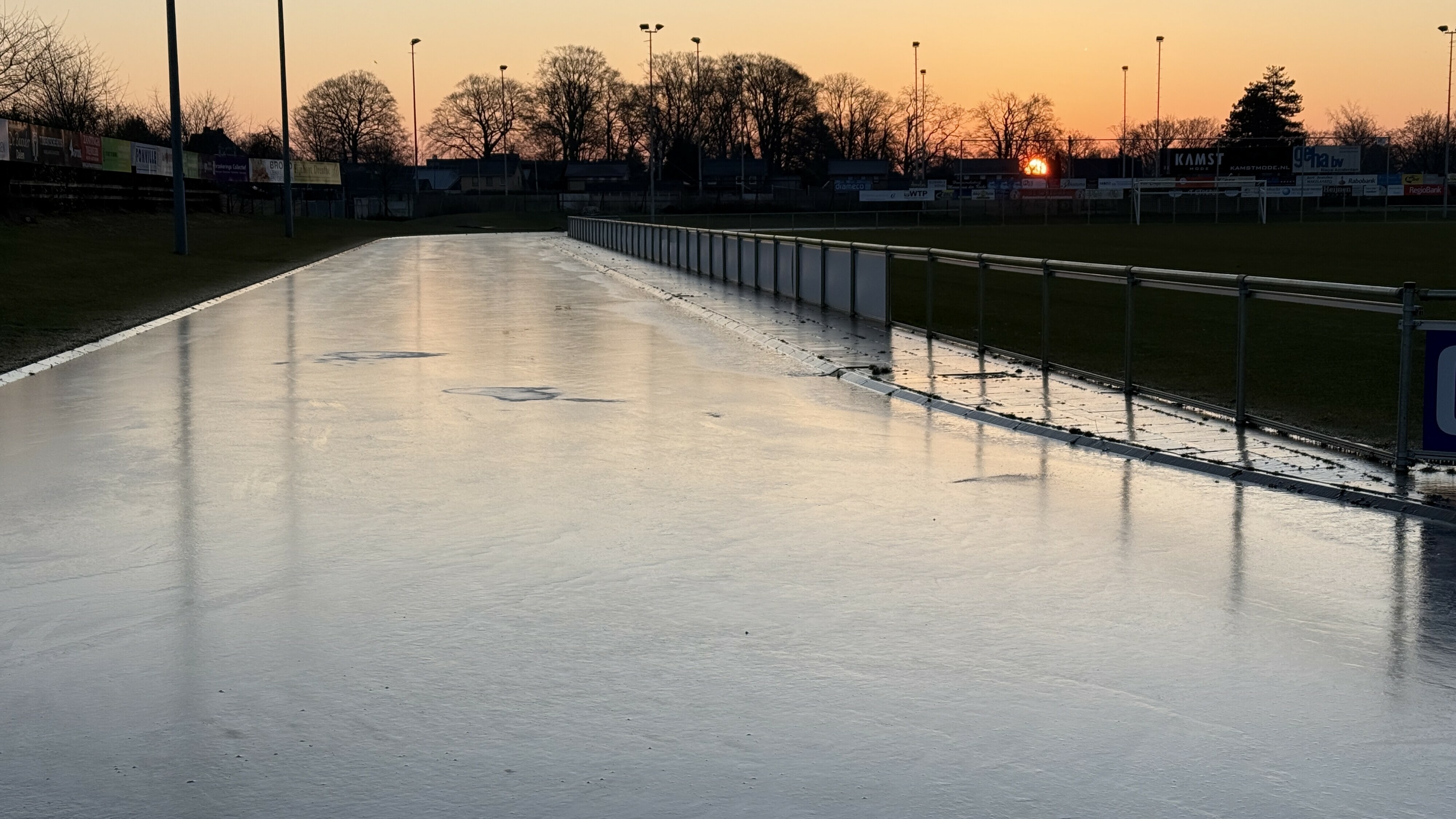 Piekt Koning Winter rond kerst? Schaatsliefhebbers kijken met schuin oog naar thermometer: 'Des te kouder het is, des te warmer ik word'