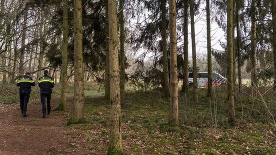 Illegale vuurwapens en spullen voor stroperij aangetroffen in Leudal, bewoner aangehouden Home