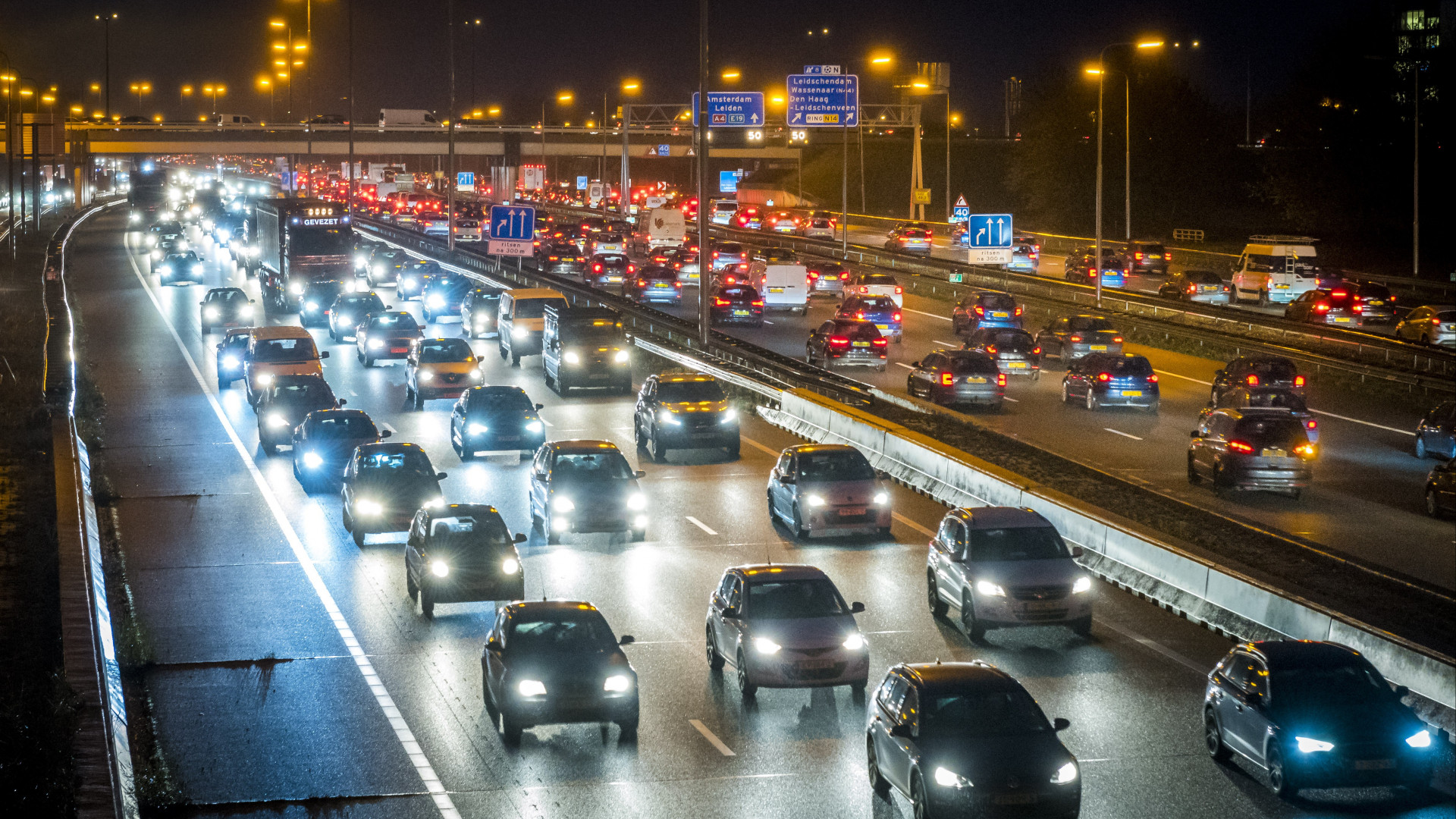 Ongelukken en drukte zorgen voor chaos op A4.