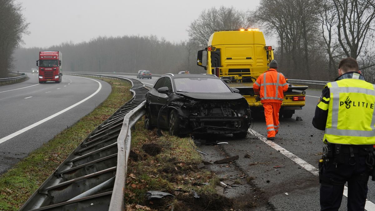 Veel ongelukken op spekgladde Drentse wegen