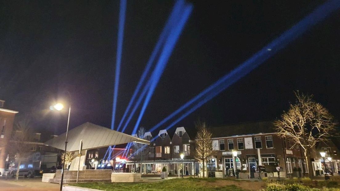 Lichtshow voor de helden van de samenleving boven Ommen