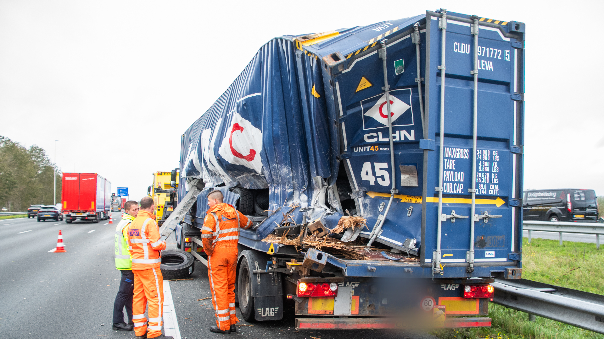 Automobilisten opgelet: avondspits vroeg begonnen door storm en ongelukken.