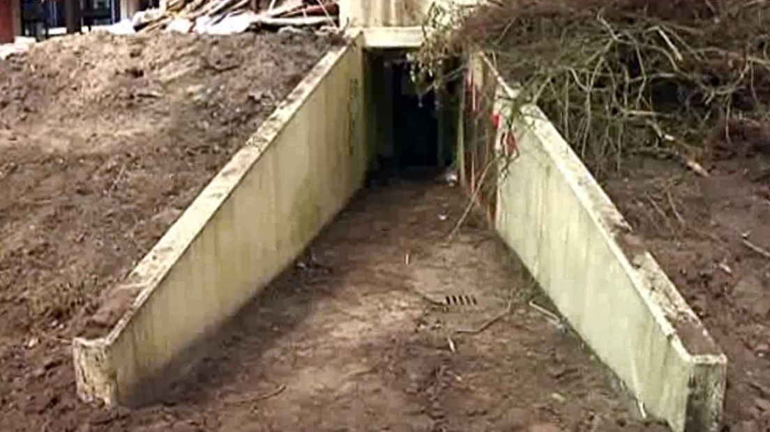 De ingang van de bunker