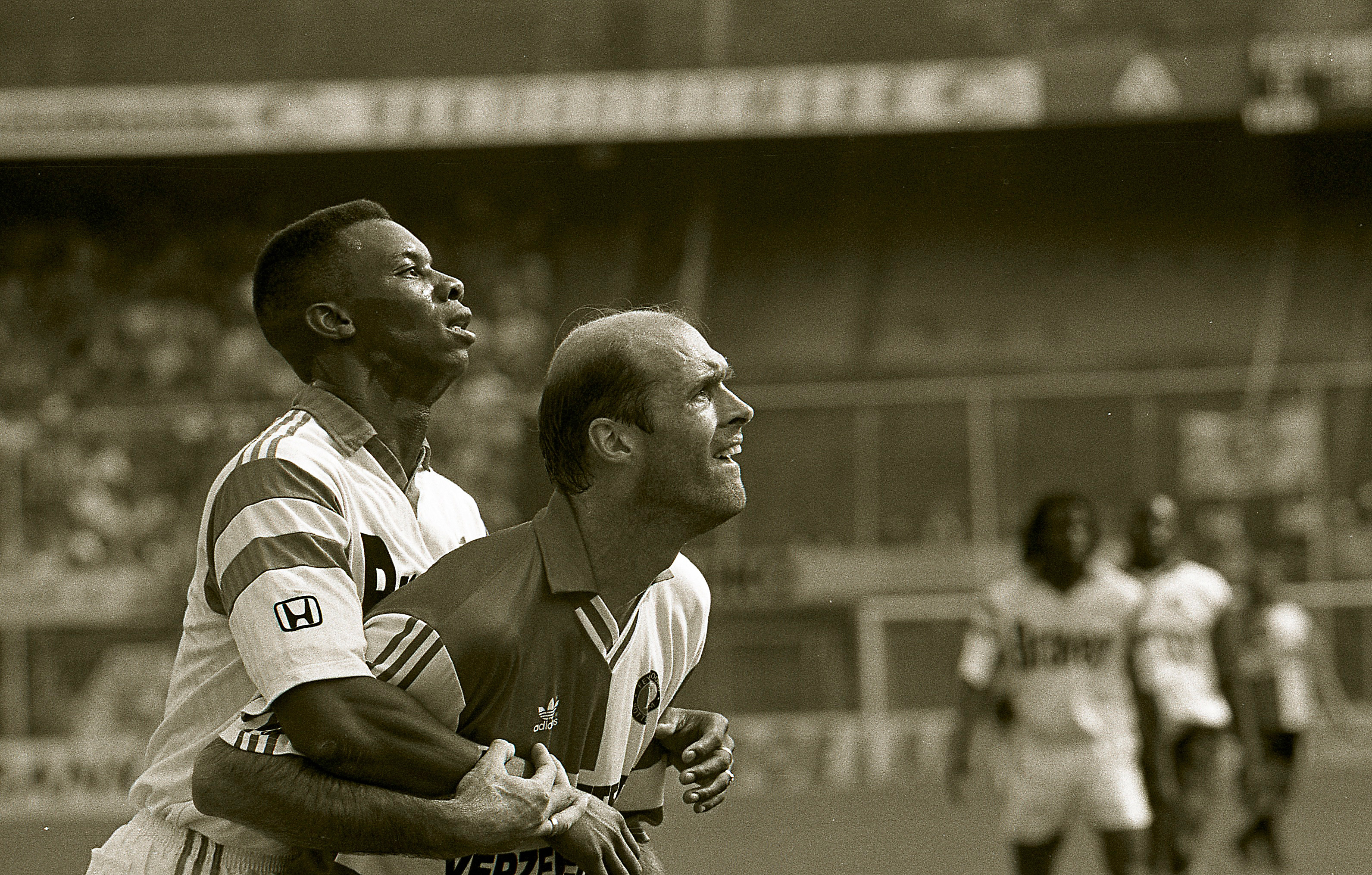John Metgod (rechts) in het shirt van Feyenoord