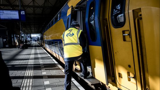 Geen treinen tussen Sittard en Heerlen door aanrijding. Geen treinen tussen Sittard en Heerlen door aanrijding.