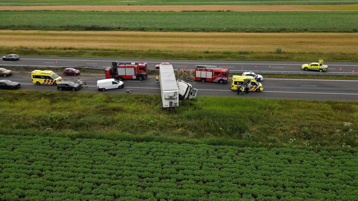 A37 weer open na ongeluk met vrachtwagen