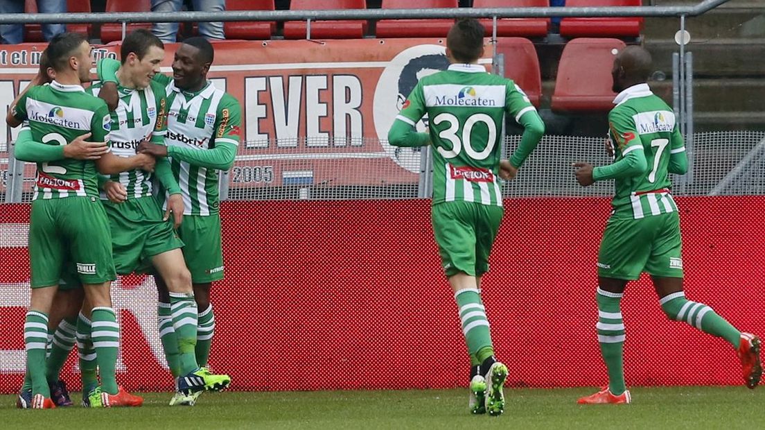Vreugde bij PEC Zwolle na de 0-1 van Lam