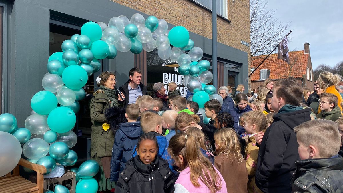 Heropening dorpswinkel zorgt voor leven in de brouwerij in Borssele: 'We gaan het met het hele dorp 