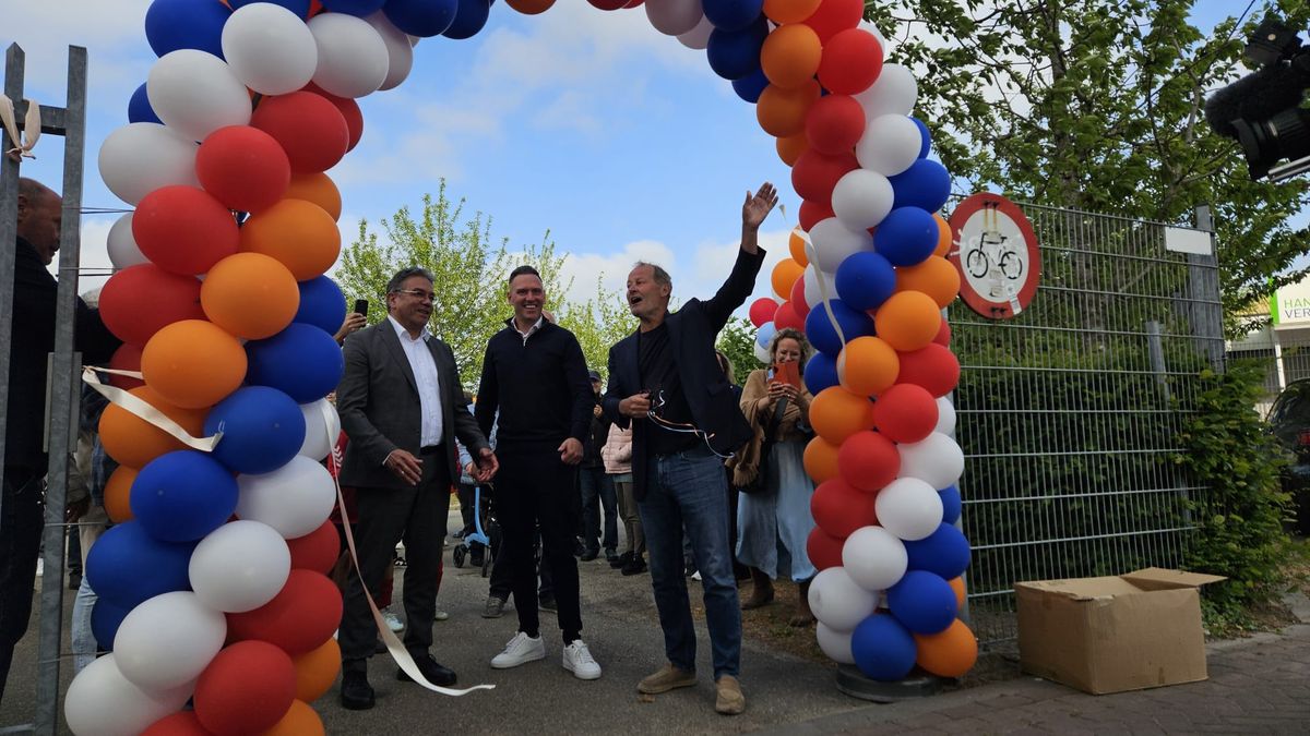 Na jarenlang gesteggel zijn ze nu eindelijk in gebruik: de nieuwe kunstgrasvelden in Vlissingen