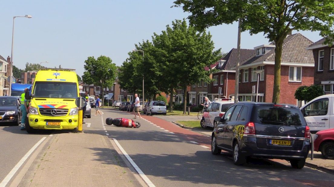 Scooterrijder gewond bij ongeluk in Enschede