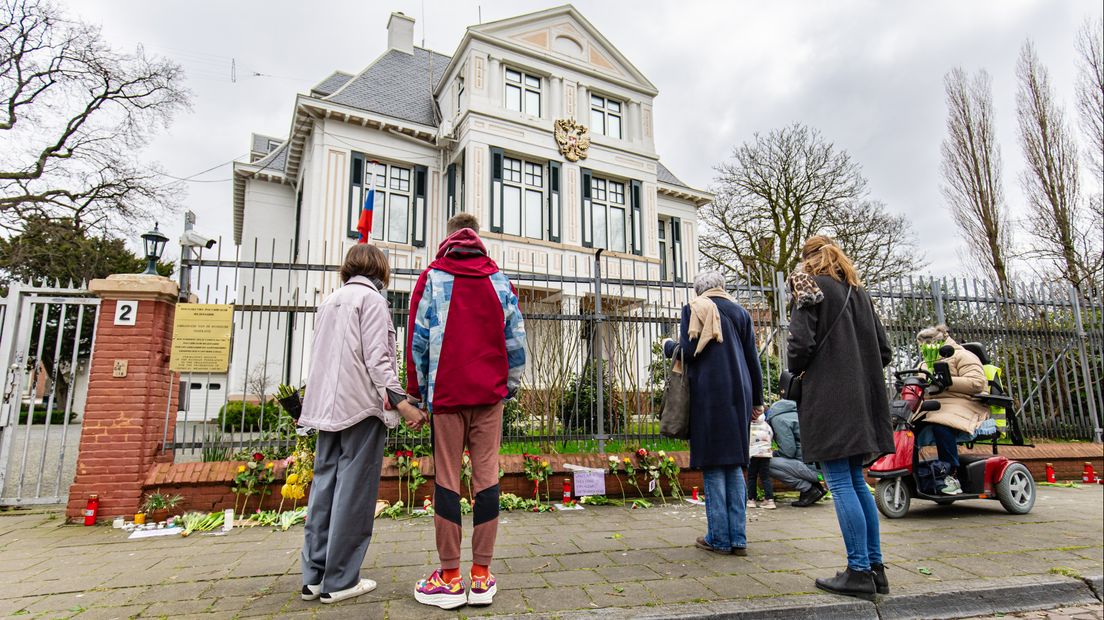 Ambassade Rusland langs Navalnyweg? 'Hadden ze hem maar niet moeten