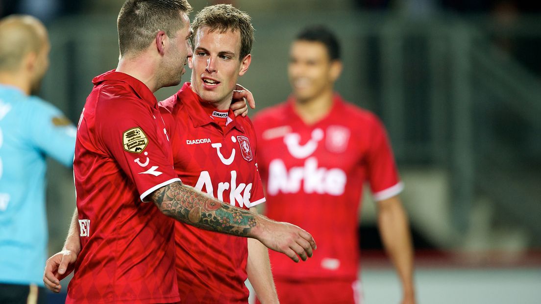 Voetbalvriend Theo Janssen (l) is ook van de partij