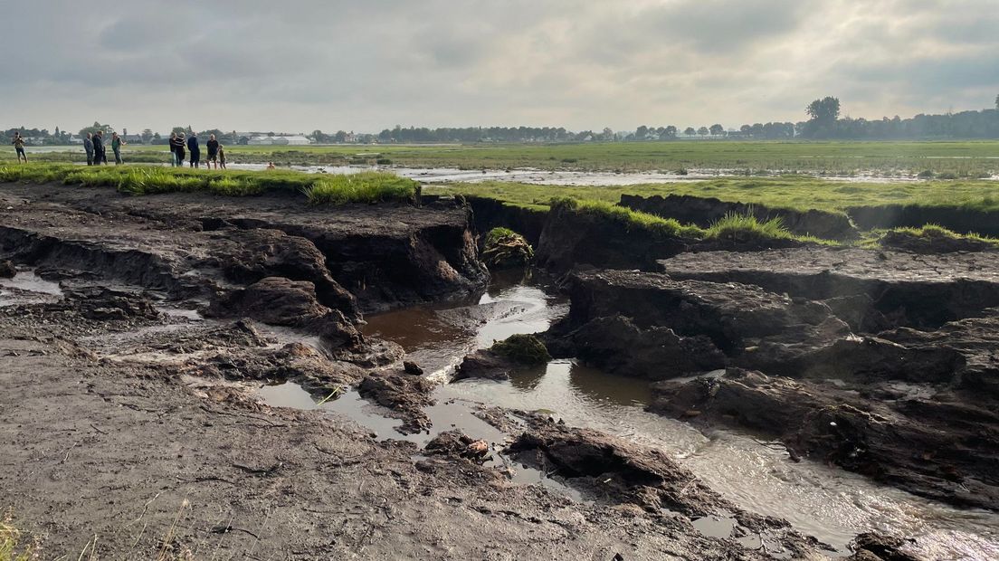 Het weiland van de boer is onder water gelopen