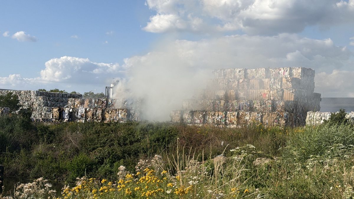 Brand bij papierfabriek Roermond