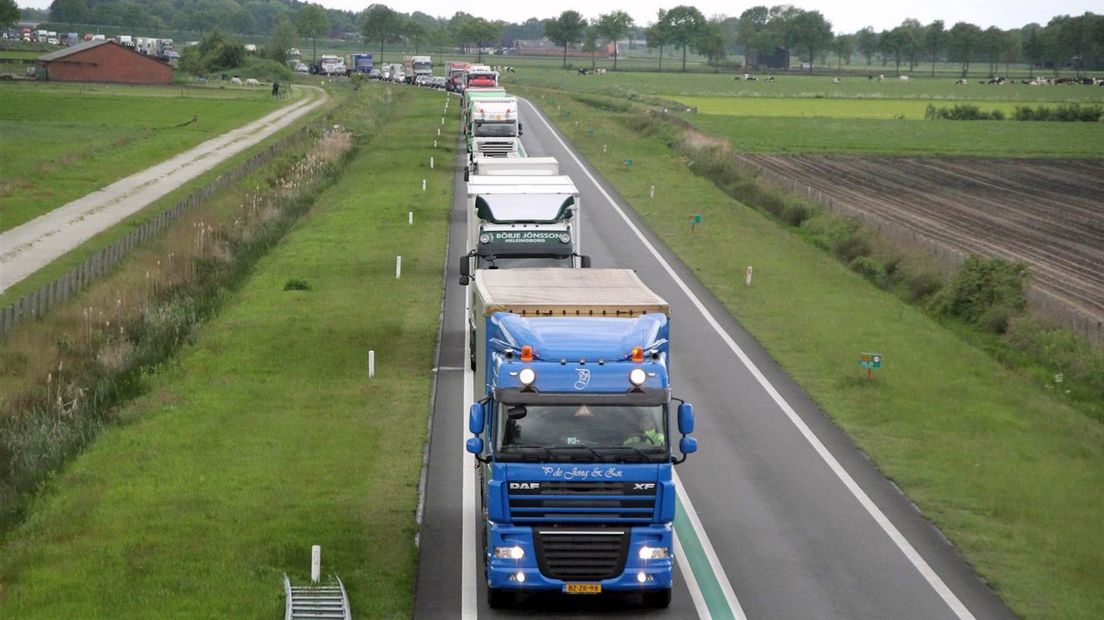 N36 tijdelijk afgesloten na ernstig ongeluk