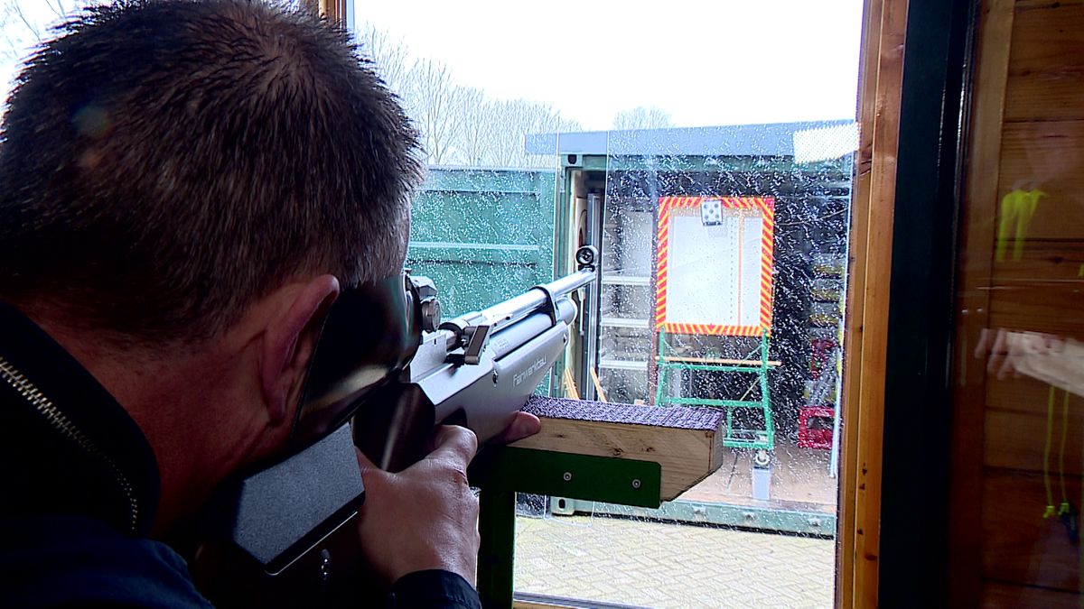 Óngerwaeg in Montfort: Twië oet dreej