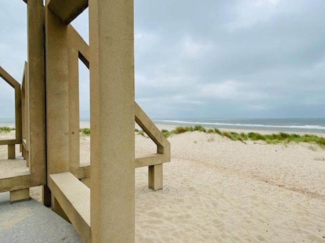 De Zandwacht met zicht op de Noordzee