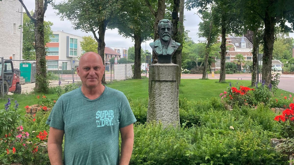 Borstbeeld Pieter Louwerse is vervallen: dorpsraad wil opknapbeurt