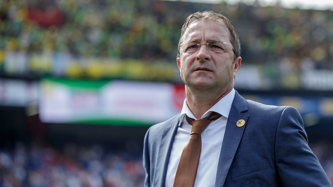 ADO Den Haag-trainer Zeljko Petrovic in De Kuip