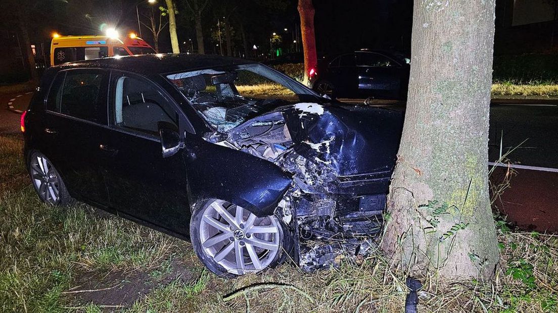 Een bergingsbedrijf heeft de wagen afgesleept