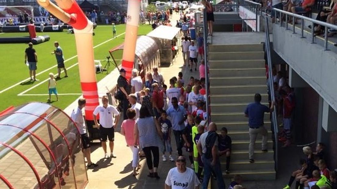 De Open Dag van FC Emmen is dit jaar bewust op een woensdag