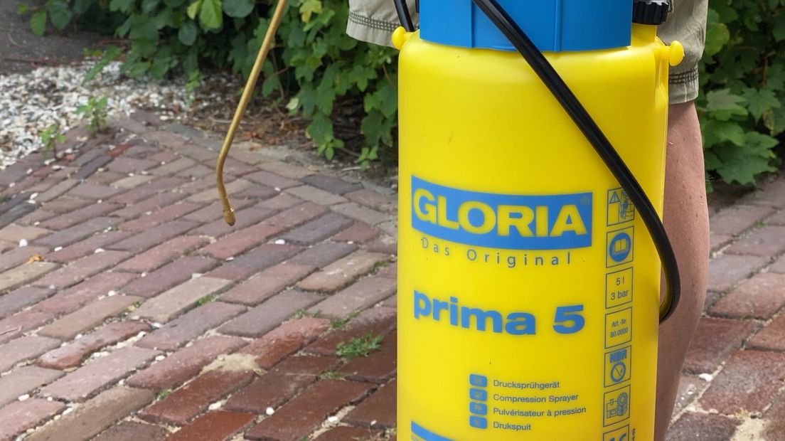 De campinggasten moeten na het gebruik van de douche de ruimte schoonmaken.