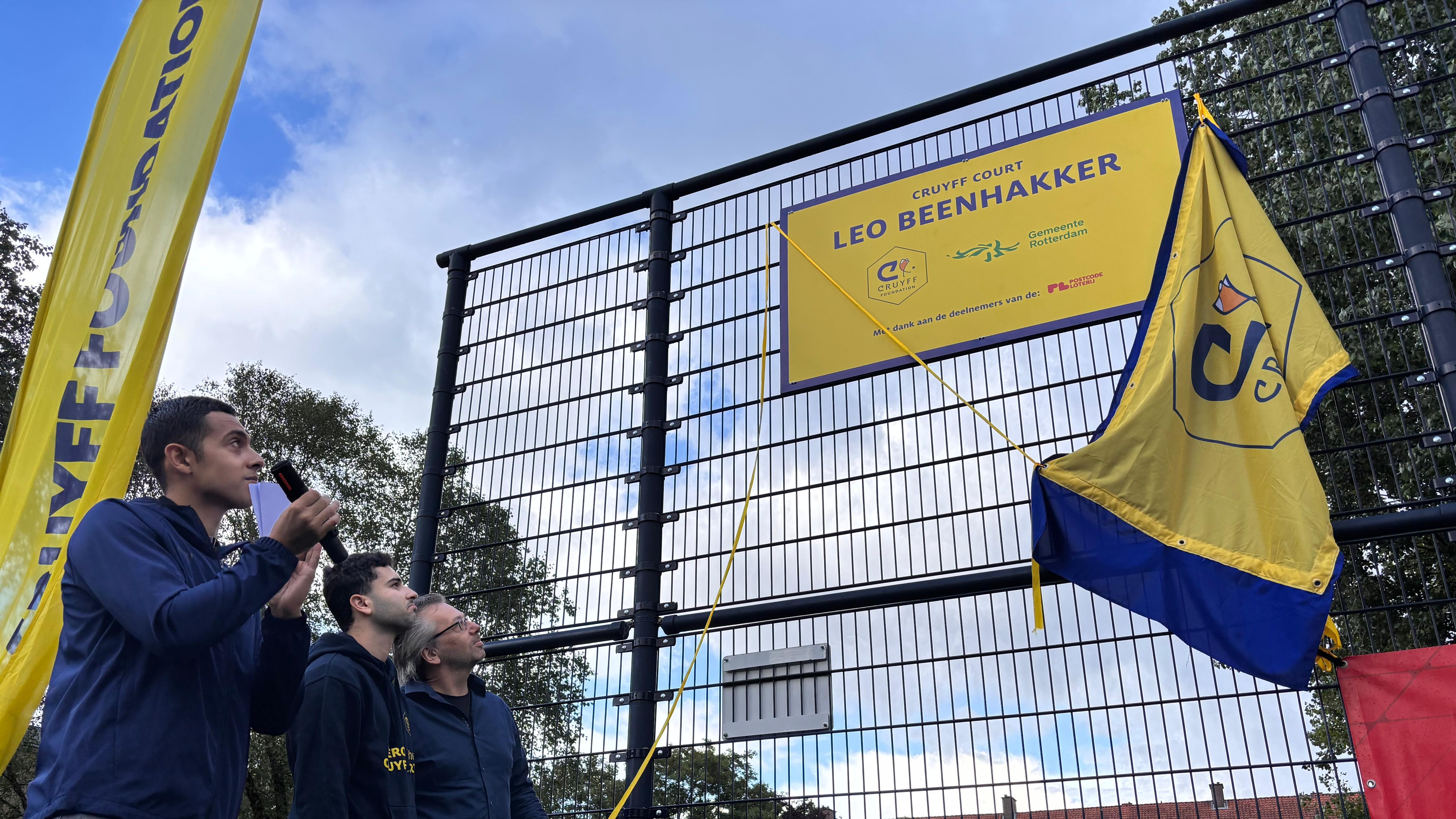 Cruyff Court Leo Beenhakker onthuld