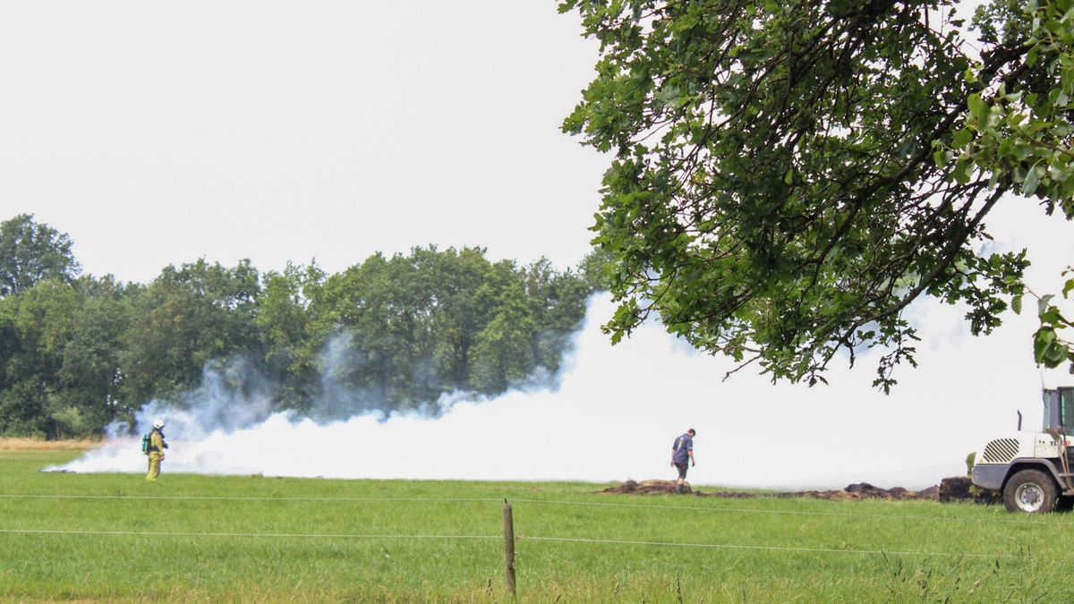 Tuinhuisje in Nieuw-Buinen en hooibalen in Dalen in vlammen op