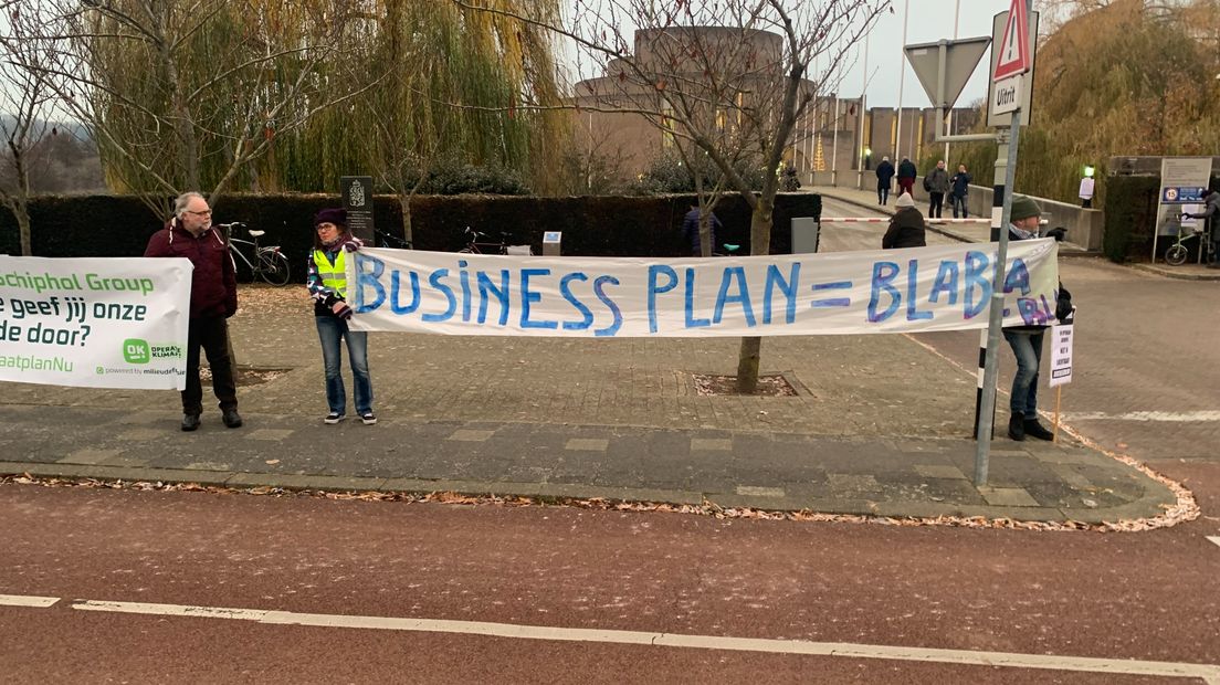 Demonstratie voor sluiting vliegveld MAA