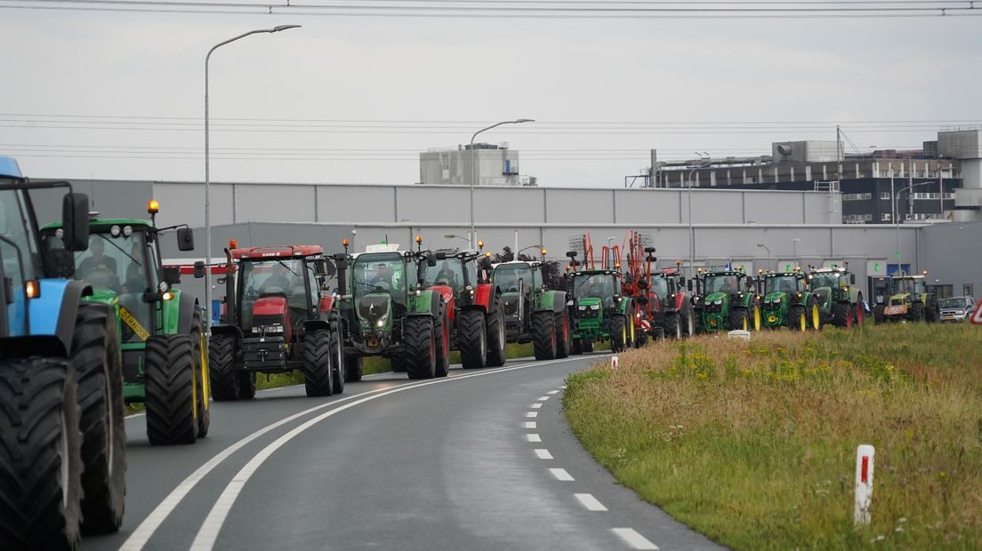 Boeren zijn onderweg naar de grensovergang bij Ter Apel