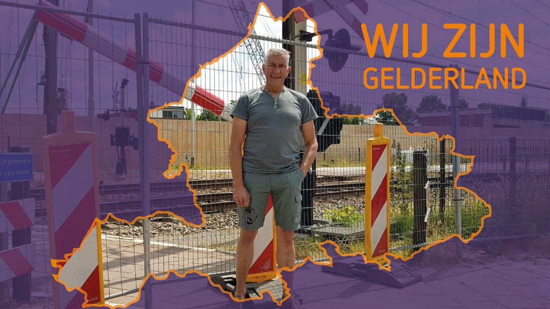 Wim Peters is in Elst langs het spoor geboren en opgegroeid. Het geluid van de bel die rinkelde zodra de slagbomen daalden staat in zijn geheugen gegrift. Nu de overgang aan de Rijksweg-Noord door ProRail voor altijd gesloten wordt, heeft Wim gevraagd of hij één slagboom mag hebben.