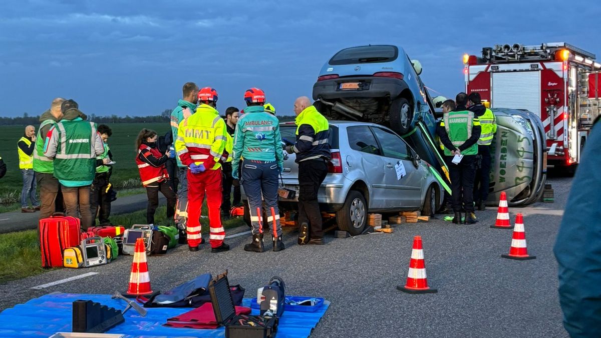 In beeld: Rondvliegende auto's en ledematen tijdens grote calamiteitenoefening in Kamerik