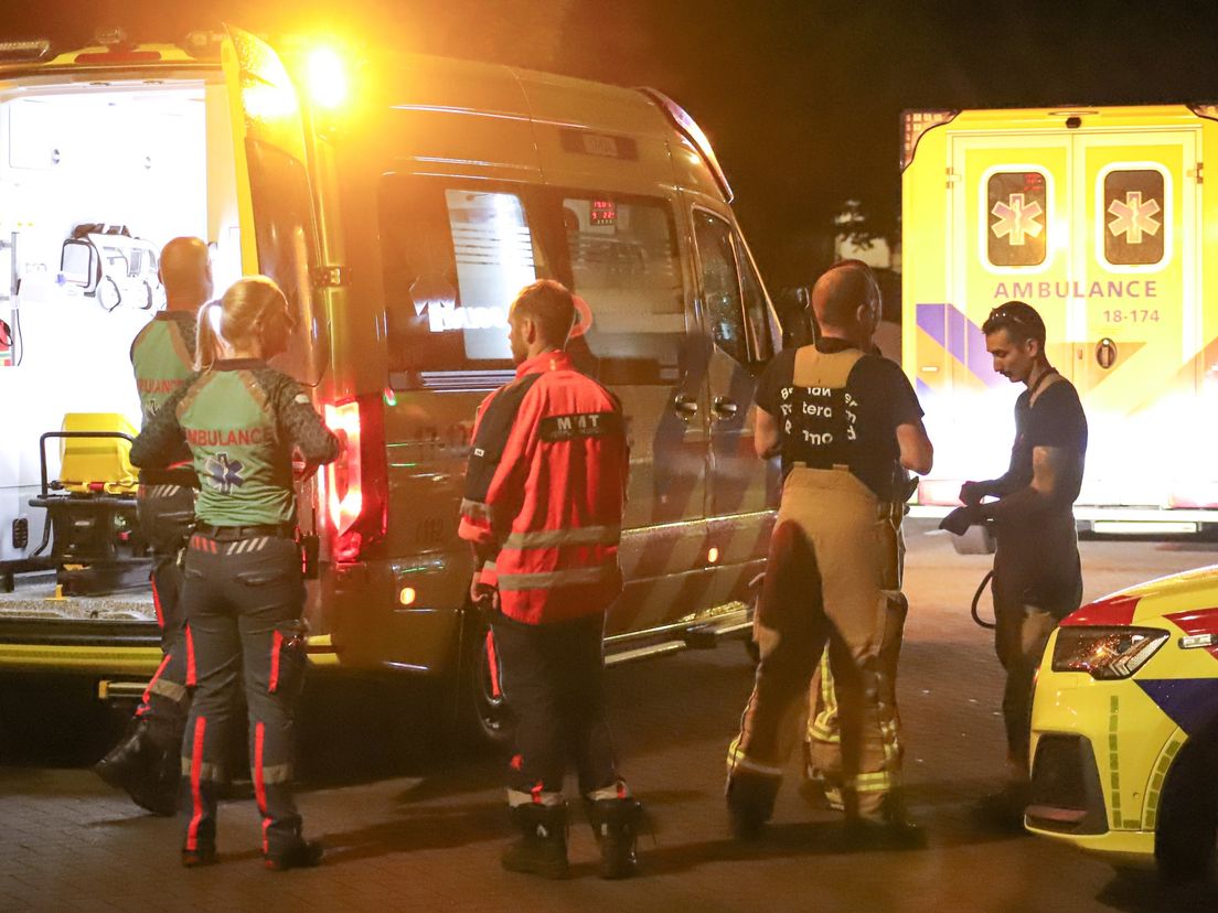 Meerdere ambulances kwamen ter plaatse in Ridderkerk